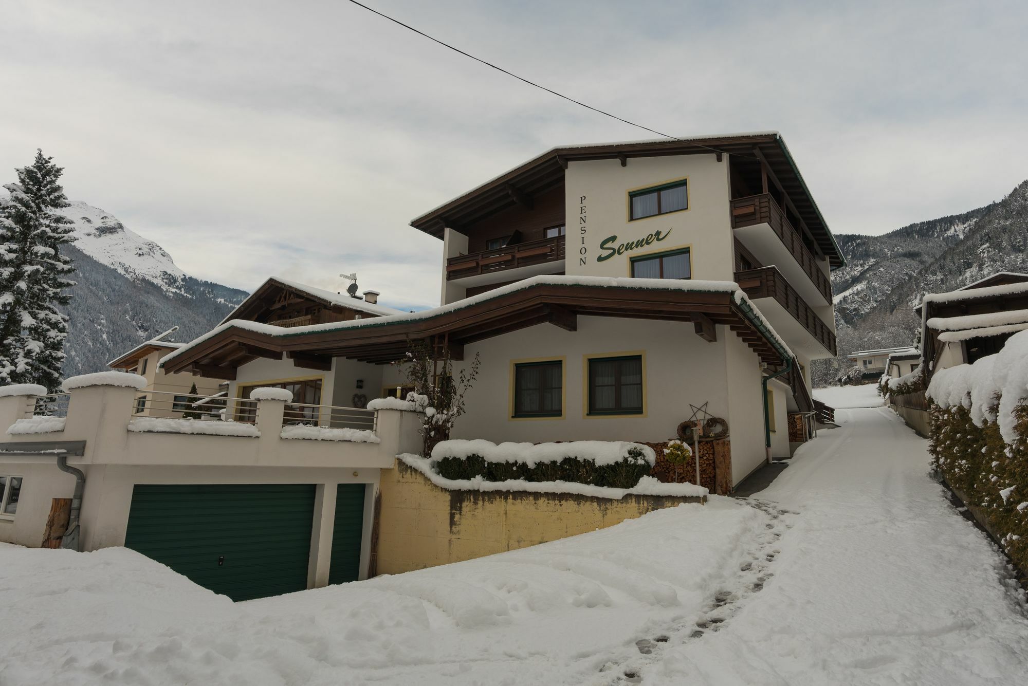 Senner Appartements Umhausen Extérieur photo